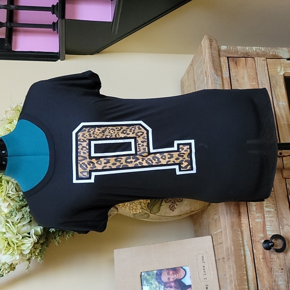 PINK Victoria's Secret Tee - SZ XS - Picture 1 of 5